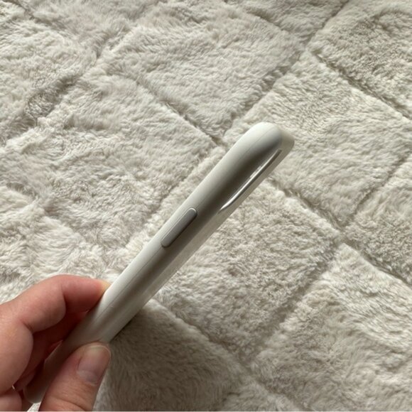 Apple | White Iphone 11 Pro Max Phone Case - Picture 7 of 12